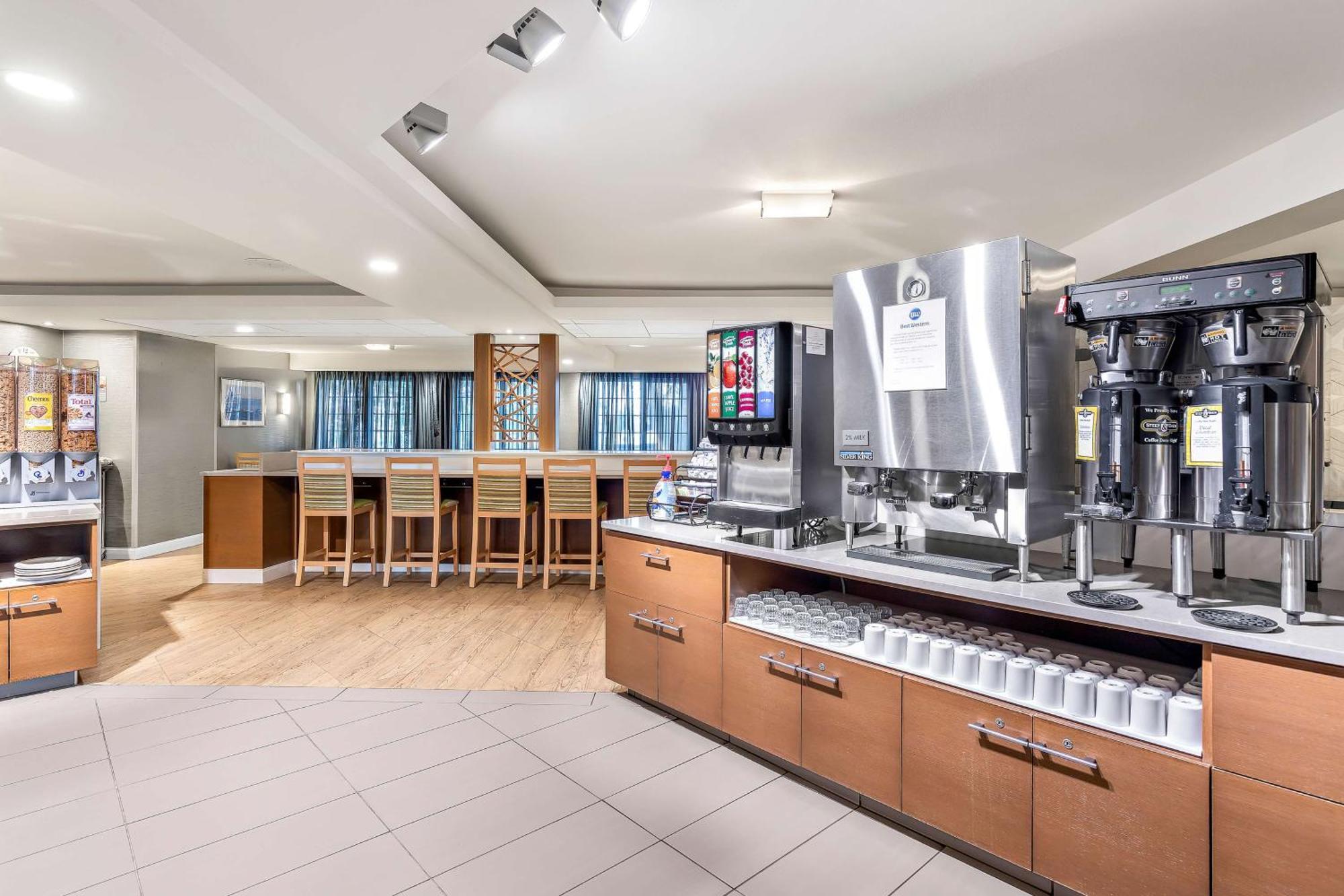 Best Western West Towne Suites Мадисън Екстериор снимка
